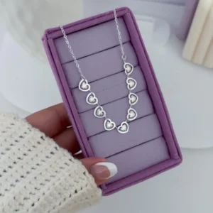 Chocker corações detalhados